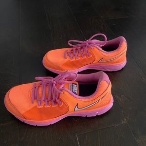 Nike tennis shoes